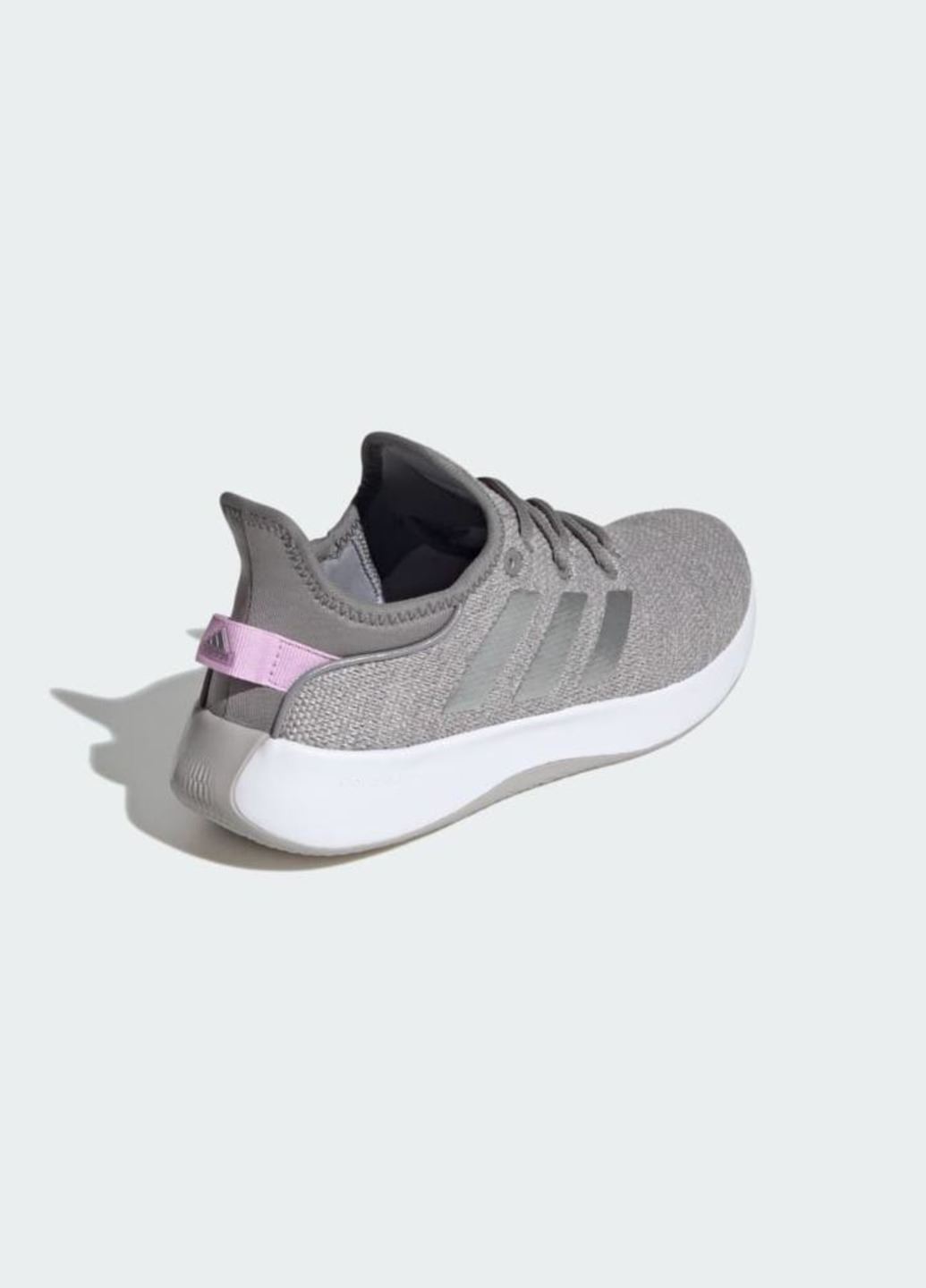 Жіночі сірі кросівки Adidas